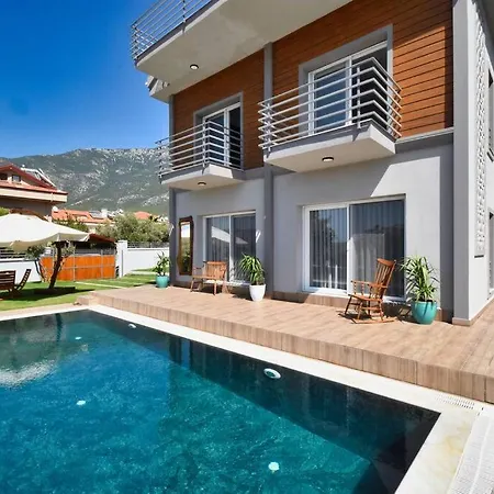 Nurten Oeluedeniz'e Yakin Villa *