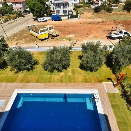 Nurten Oeluedeniz'e Yakin