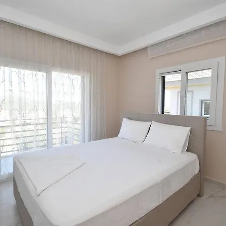 Nurten Oeluedeniz'e Yakin Fethiye