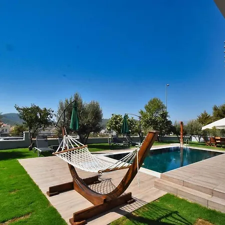 Villa Nurten Oeluedeniz'E Yakin Villa Fethiye